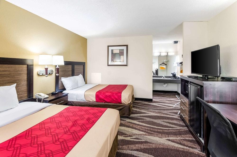 Econo Lodge Glade Springs I-81 Εξωτερικό φωτογραφία