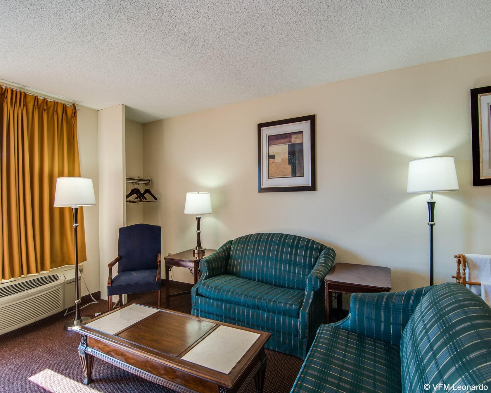 Econo Lodge Glade Springs I-81 Εξωτερικό φωτογραφία