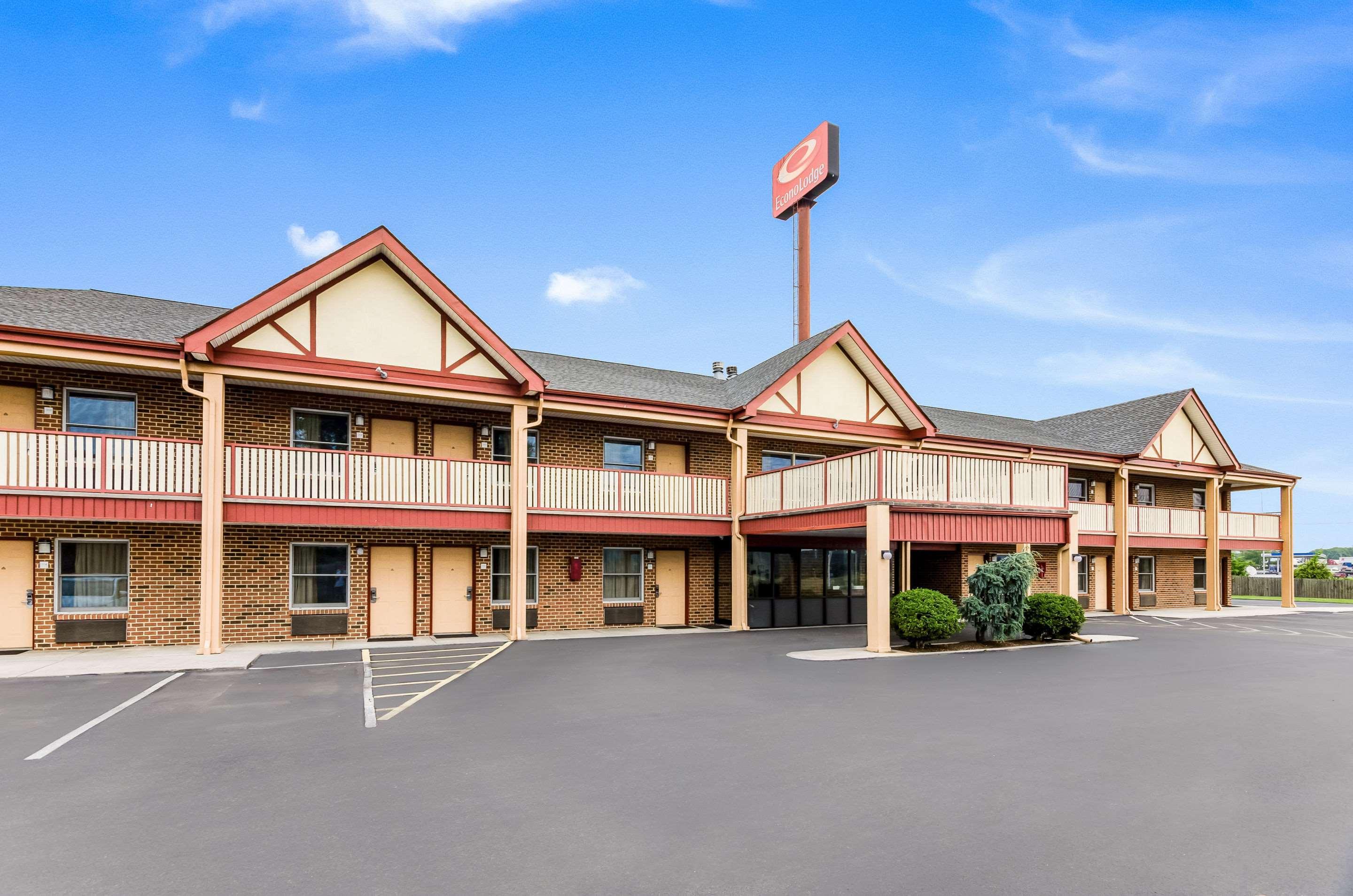 Econo Lodge Glade Springs I-81 Εξωτερικό φωτογραφία
