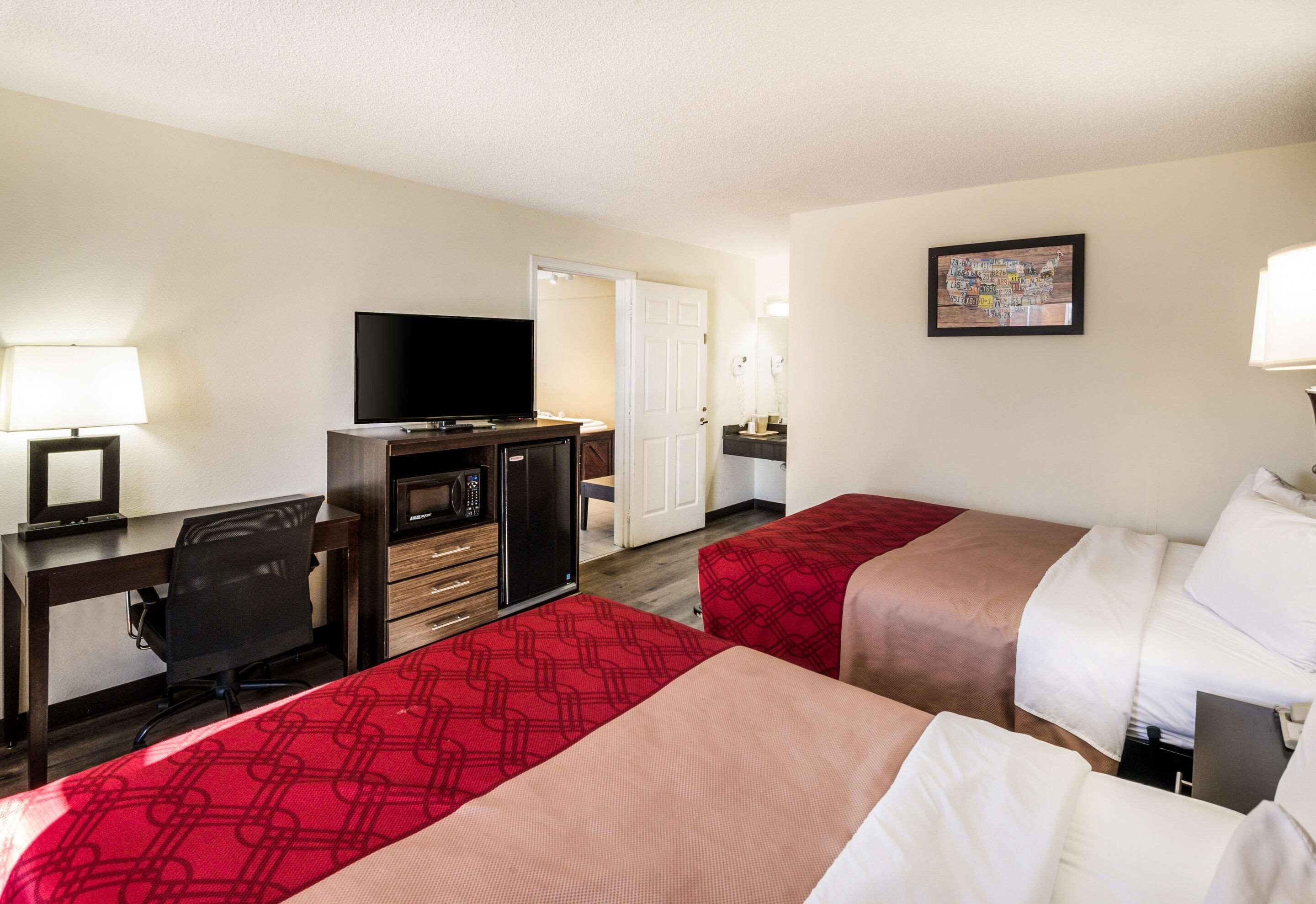 Econo Lodge Glade Springs I-81 Εξωτερικό φωτογραφία