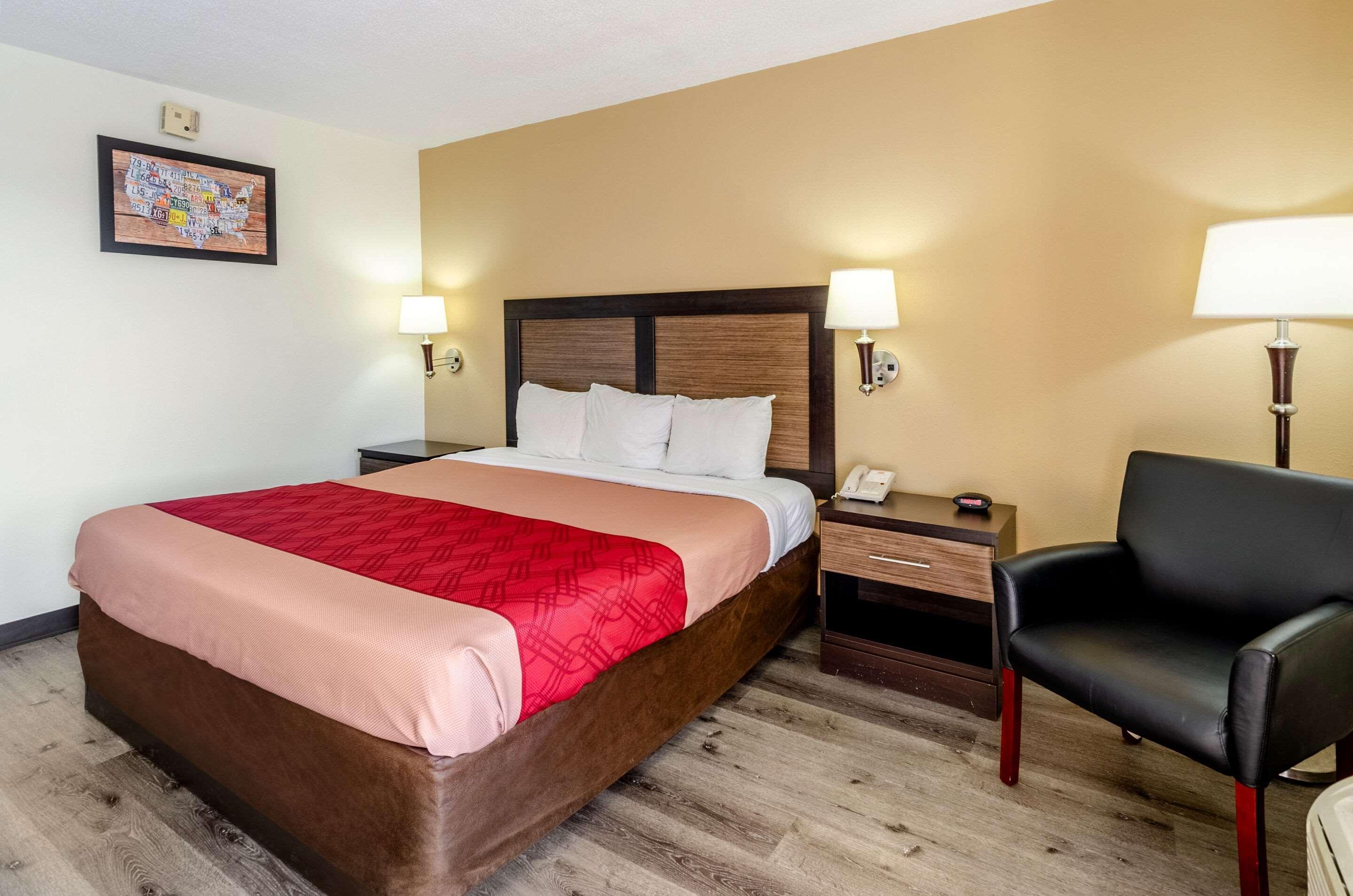 Econo Lodge Glade Springs I-81 Εξωτερικό φωτογραφία