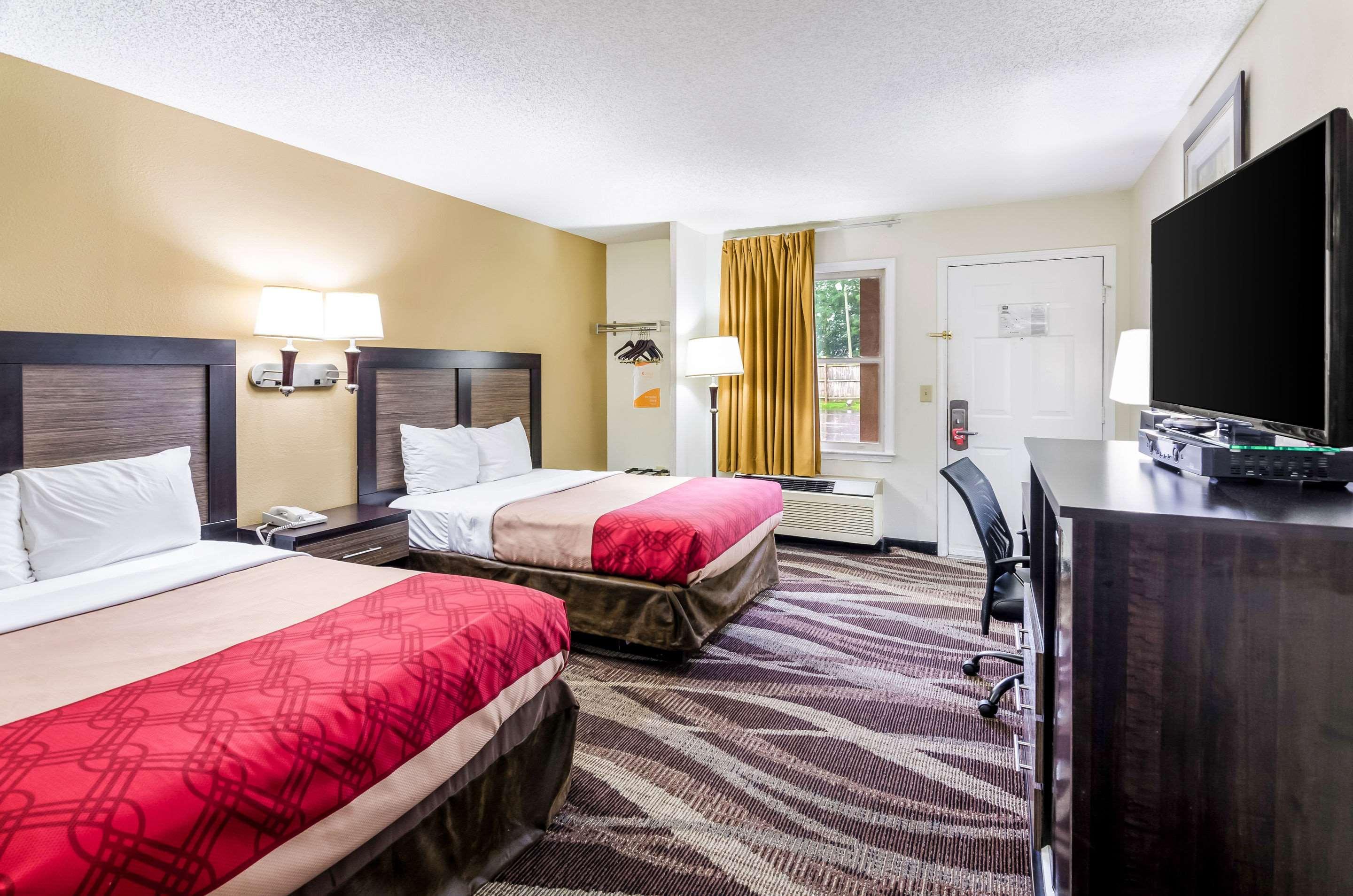 Econo Lodge Glade Springs I-81 Εξωτερικό φωτογραφία