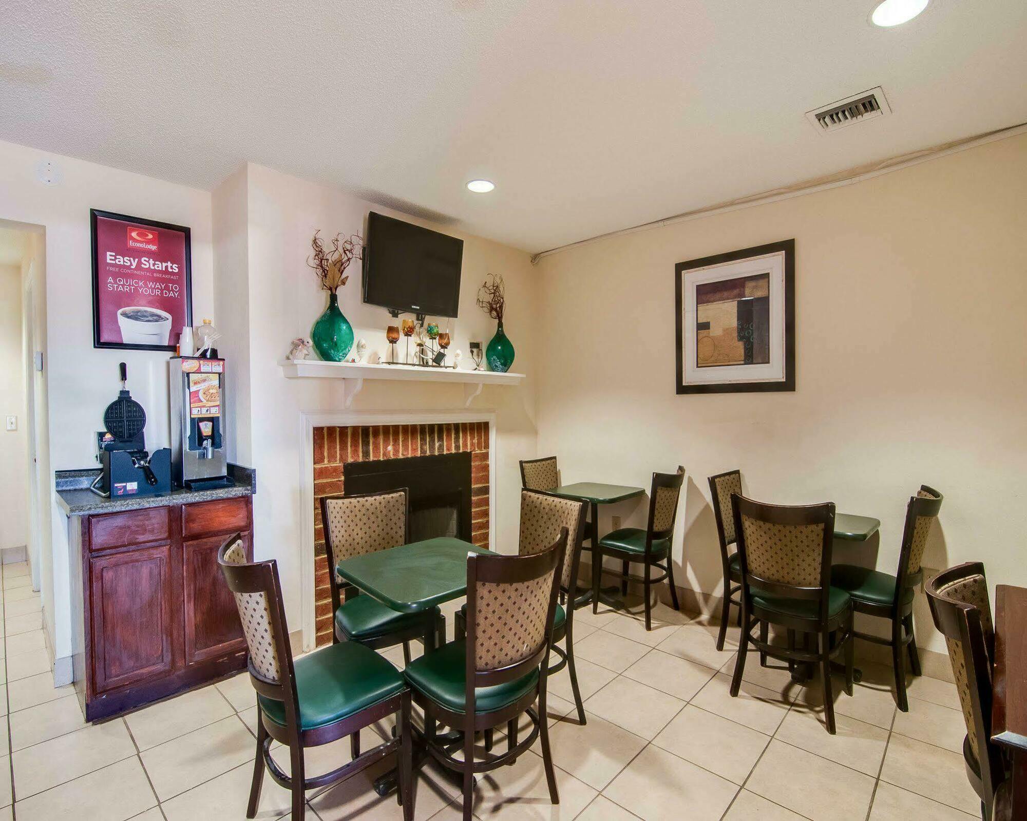 Econo Lodge Glade Springs I-81 Εξωτερικό φωτογραφία